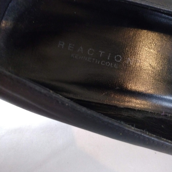 Kenneth Cole Reaction Black Leather Pump - Picture 6 of 10